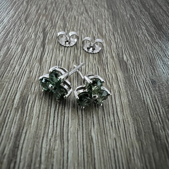 Green aria tourmaline earrings - Picture 7 of 10